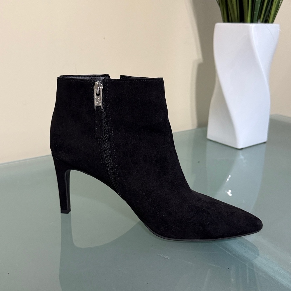Sam & Libby Black Suede Pointed Toe Ankle Booties Size 9